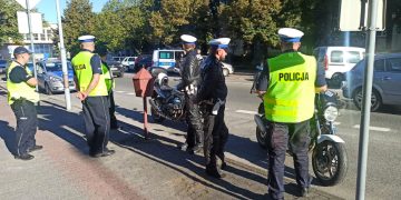 Akcja policji. Kilka patroli przy szkole