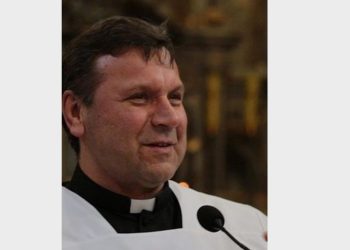 Były proboszcz wraca z rocznego urlopu