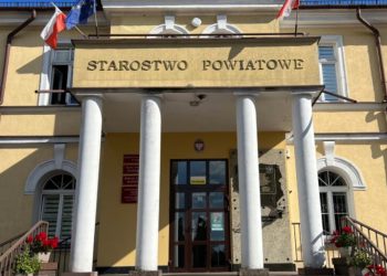 Czterech kandydatów na skarbnika powiatu