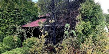 Pożar wybuchł tuż przy kościele