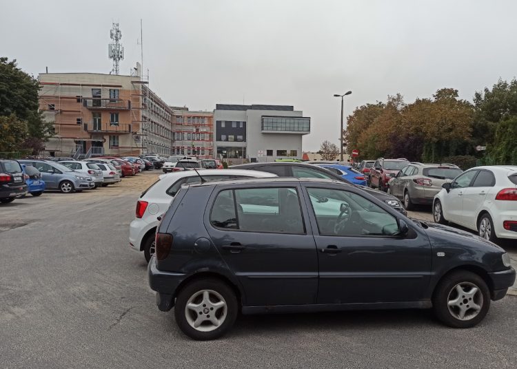 Parking przed szpitalem ma być płatny