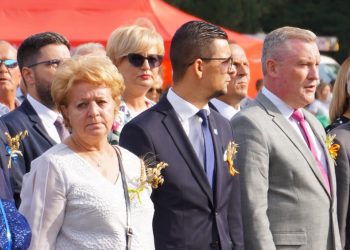 Będą rządzić o pół roku dłużej?