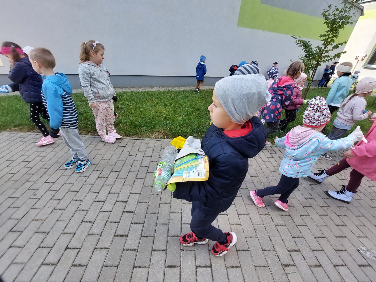 Przedszkolacy z Ciążenia w akcji „Sprzątanie świata”