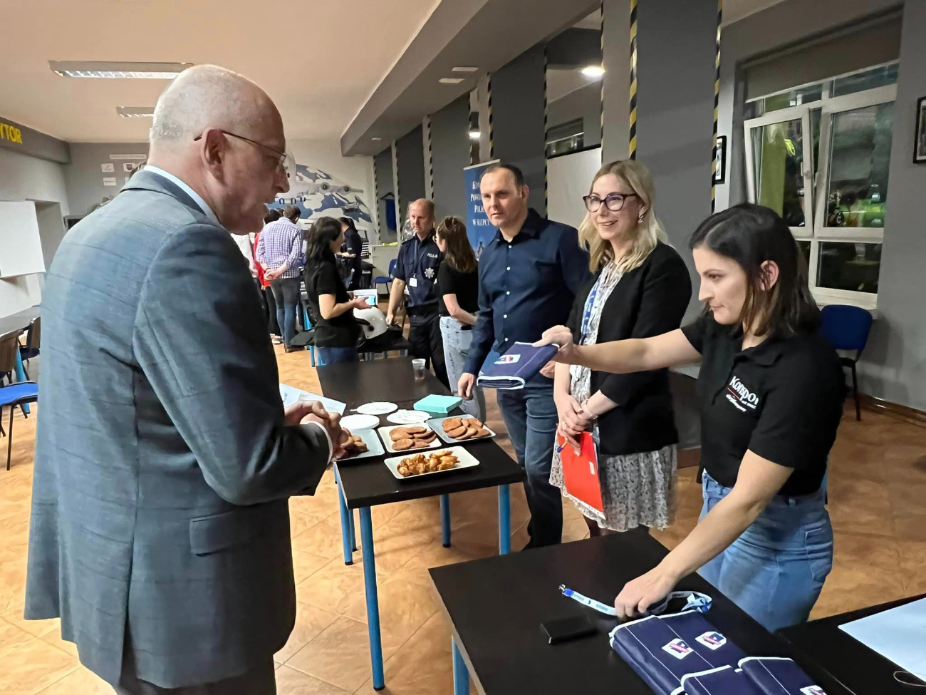 Nocą Ekonomik pełen uczniów