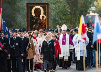 Matka Boska nawiedziła parafię w Ciążeniu ZDJĘCIA