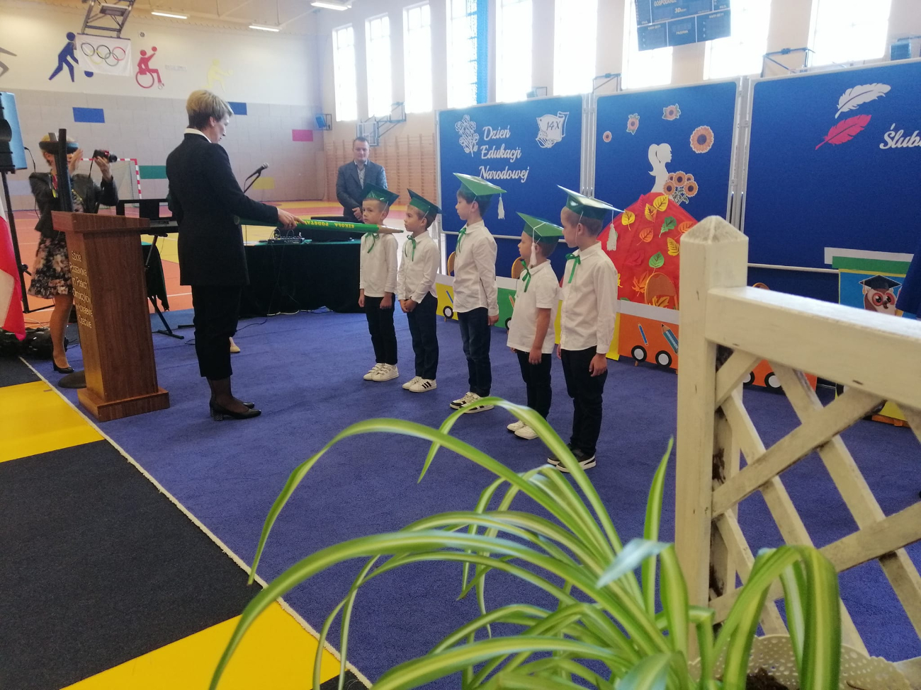 Pasowanie pierwszoklasistów w Kowalewie