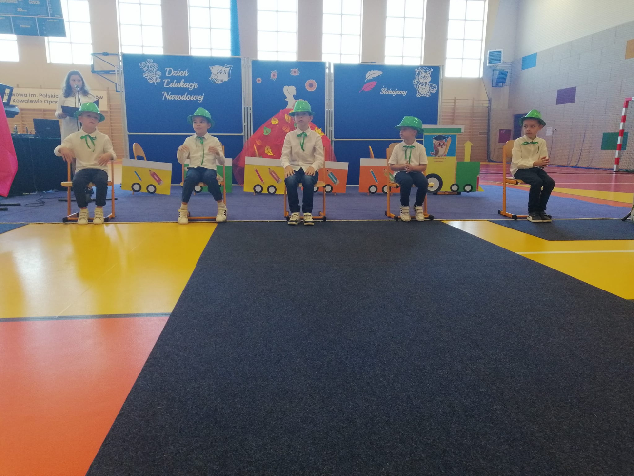 Pasowanie pierwszoklasistów w Kowalewie