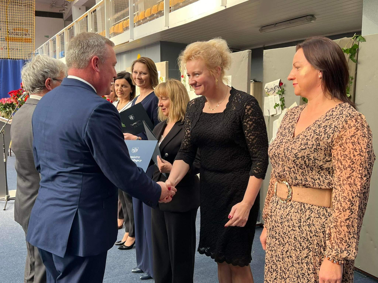 10 nauczycielek z nagrodą burmistrza