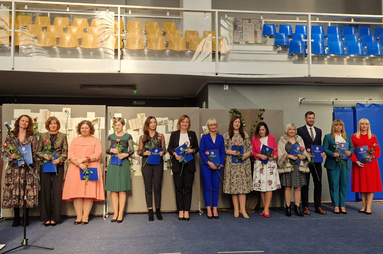 10 nauczycielek z nagrodą burmistrza