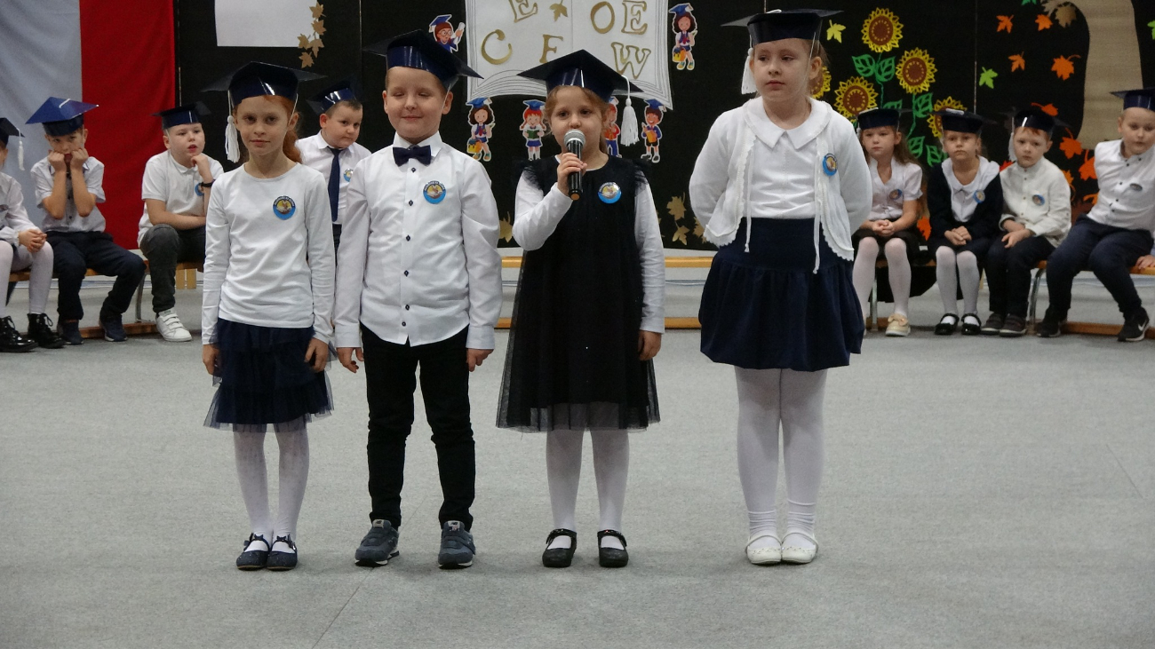 Wielki dzień pierwszaków w Ostrowitem ZDJĘCIA