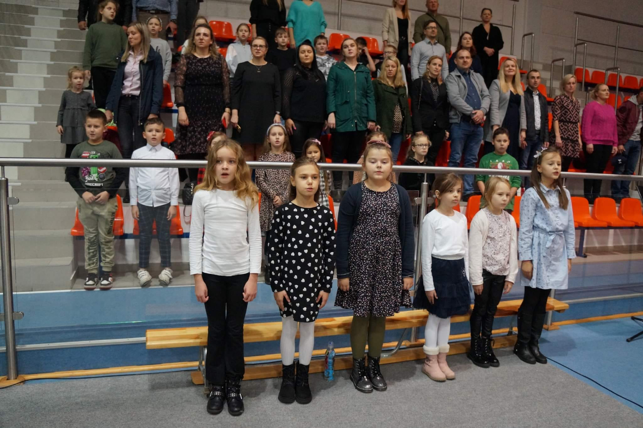 Wielki dzień pierwszaków w Ostrowitem ZDJĘCIA