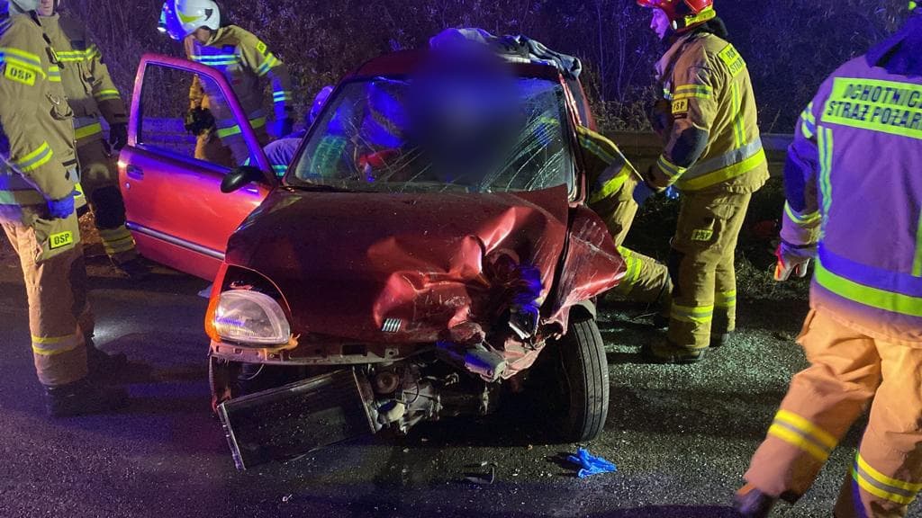 W Lądzie zderzyły się dwie osobówki. Policja wyznaczyła objazd AKTUALIZACJA