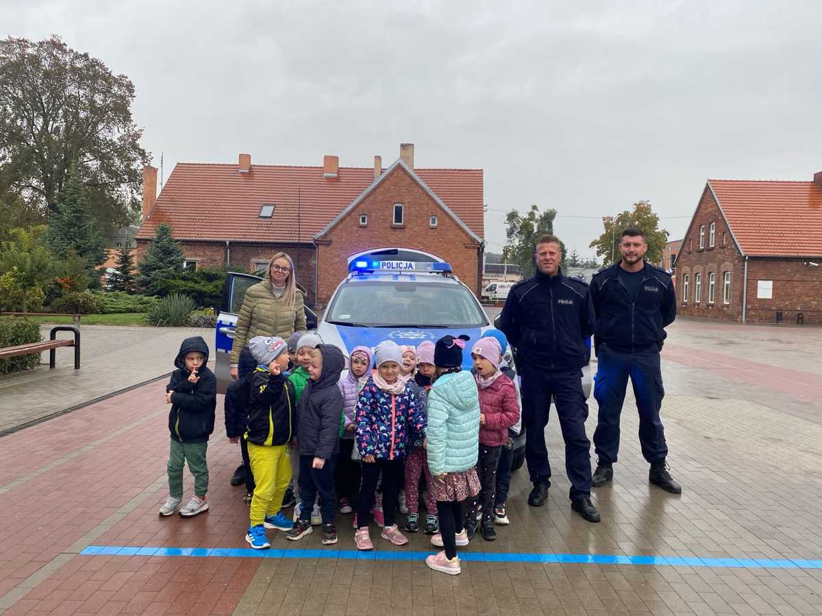 Policjanci spotkali się z przedszkolakami ze Strzałkowa