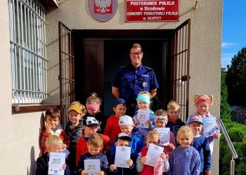 Policjanci spotkali się z przedszkolakami ze Strzałkowa