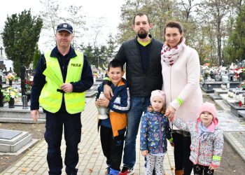 Rozdali kilkaset odblasków