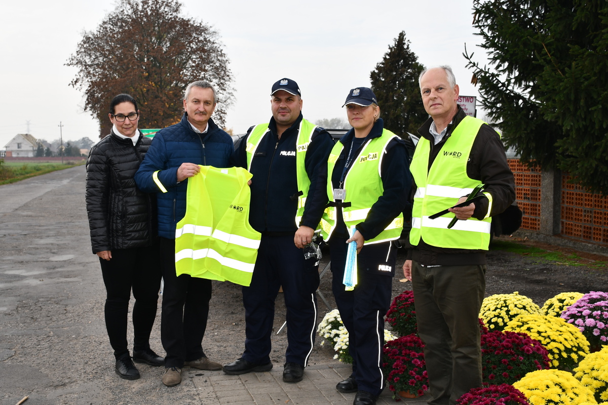 Rozdali kilkaset odblasków