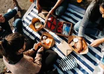 Jakie opakowania gastronomiczne wybrać do restauracji i kawiarni? Znaleźliśmy najlepsze!