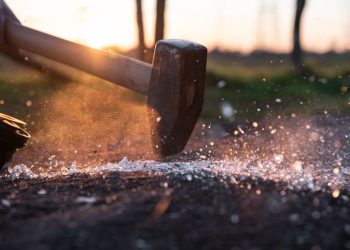 Młoty udarowe i udarowo-obrotowe – sprzęty niezbędne nie tylko w firmach budowlanych