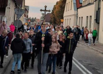 Procesja światła przeszła ulicami Powidza
