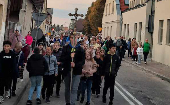 Procesja światła przeszła ulicami Powidza