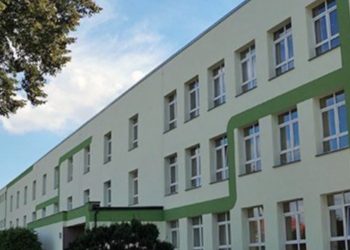 Bójka w słupeckiej szkole. Wszystko nagrali