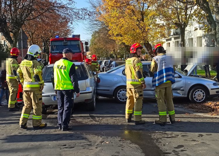 Wypadek w Słupcy. W samochodzie dwójka dzieci