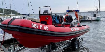 Dwie osoby w wodzie. Potrzebowały pomocy