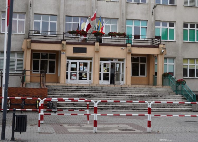 Nowe schody dopiero za rok