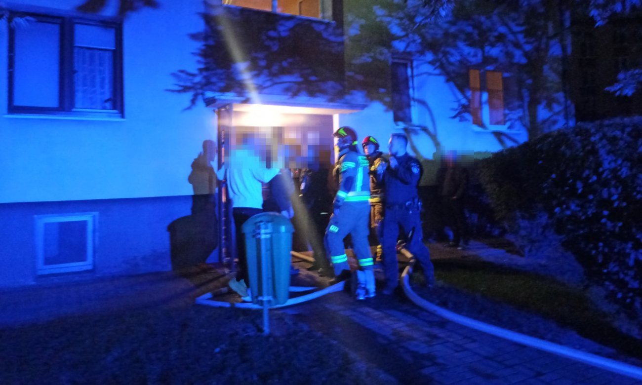 Nocna akcja w Słupcy. Dramatyczne chwile w bloku