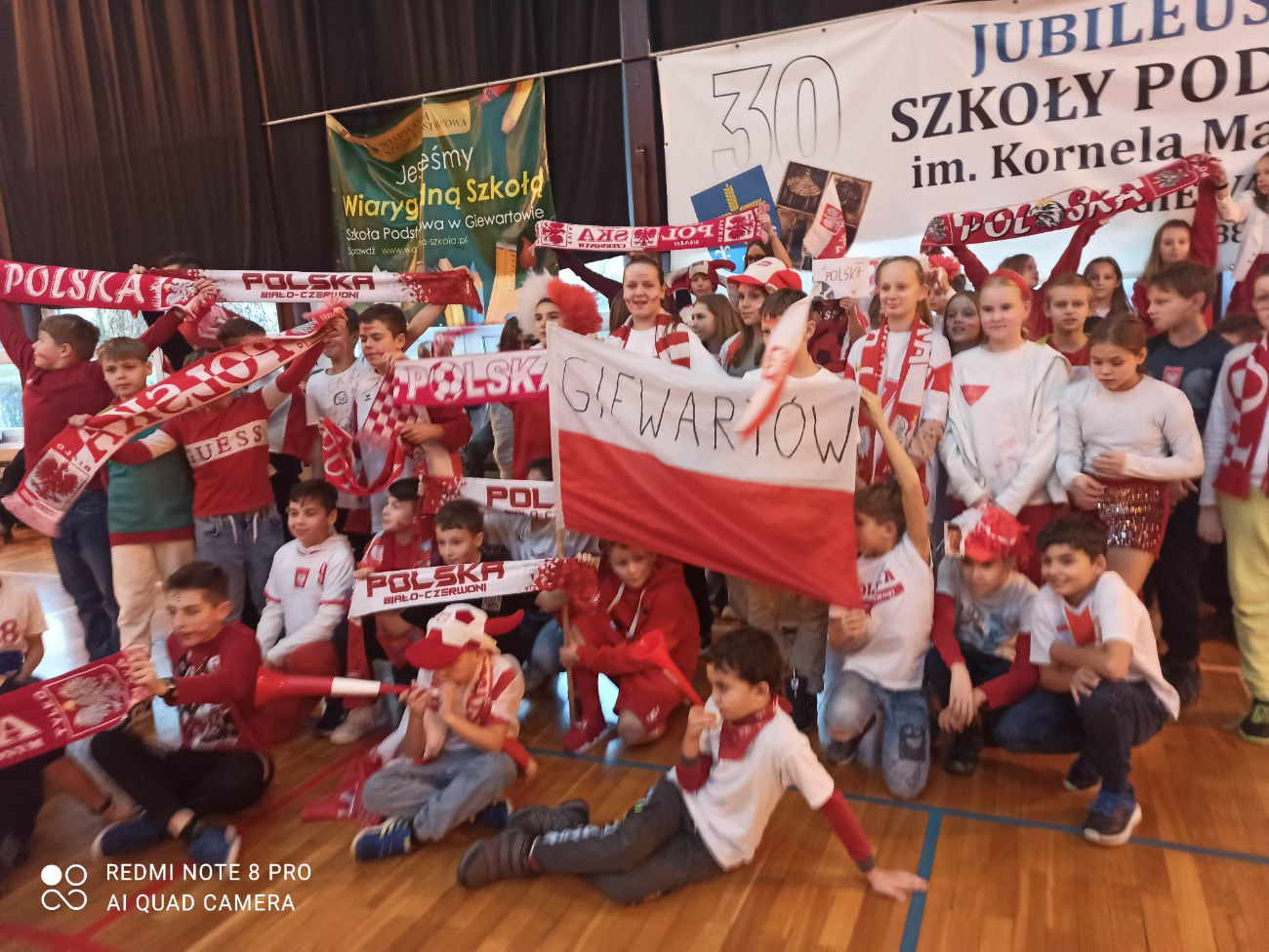 Niezwykła strefa kibica w Giewartowie ZDJĘCIA