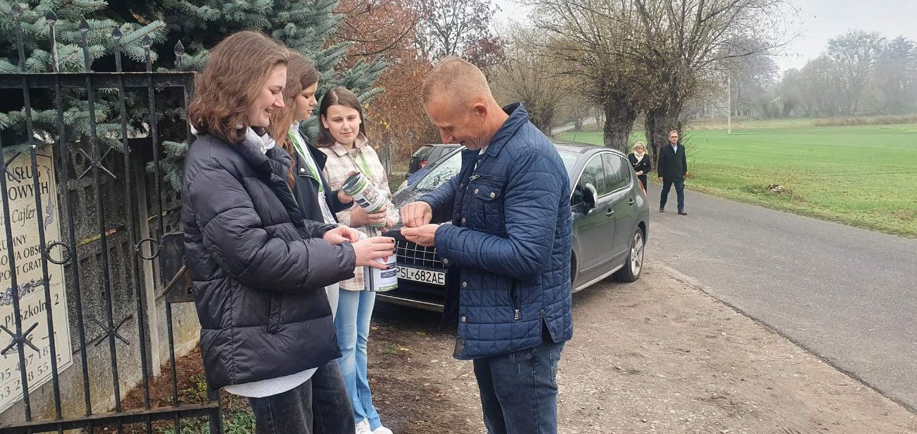 Przy cmentarzach zbierali dla Tymka. Wiemy, ile wrzuciliście do puszek