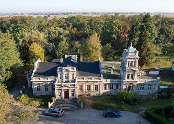 Gmina przejęła pałac w Mieczownicy. Na 30 lat