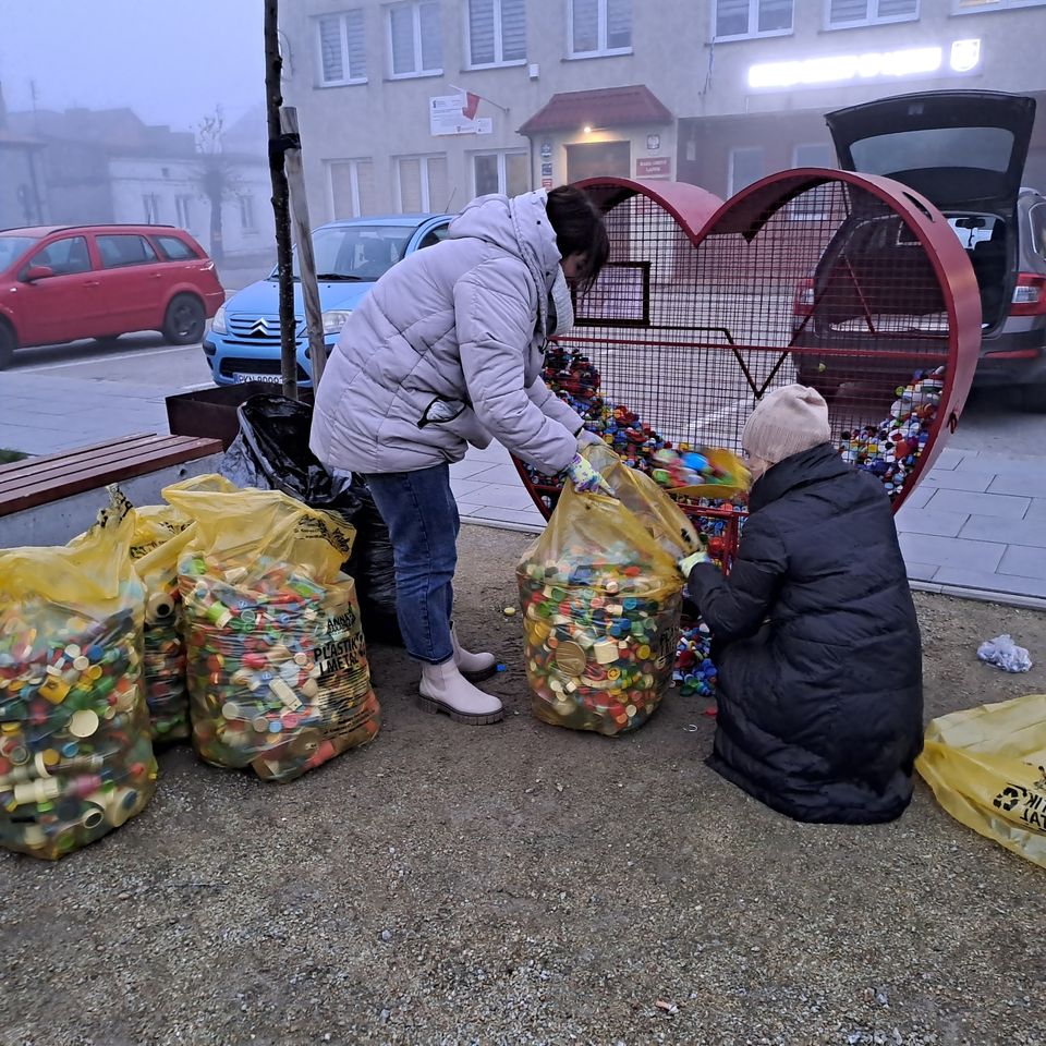 Nakrętki dla Tymka i Liwki