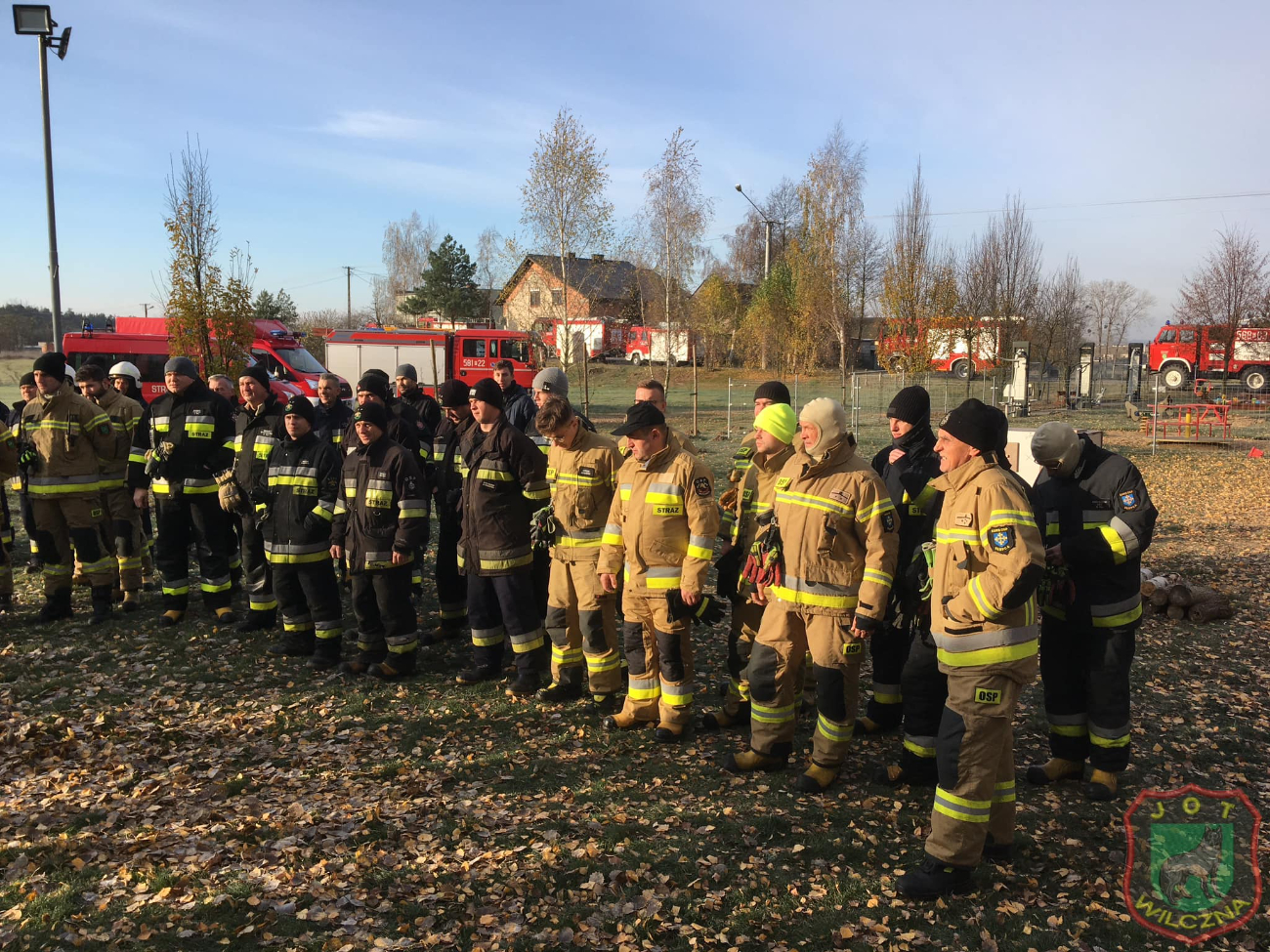 Wypadek i pożar. Kilka jednostek w Gółkowie ZDJĘCIA