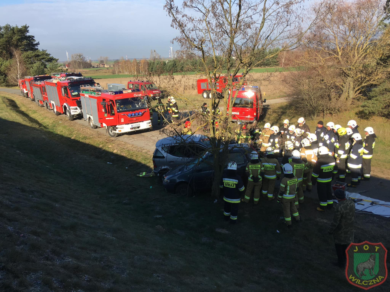 Wypadek i pożar. Kilka jednostek w Gółkowie ZDJĘCIA