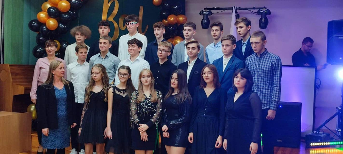 Bal Pierwszaka w LO. Zobacz zdjęcia