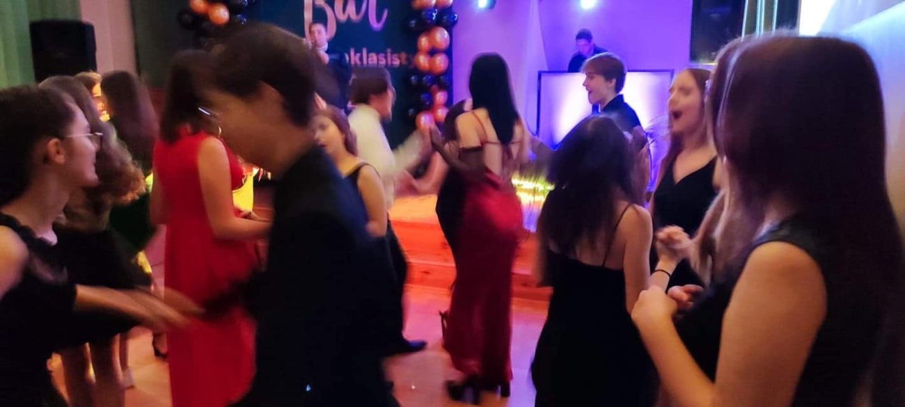 Bal Pierwszaka w LO. Zobacz zdjęcia