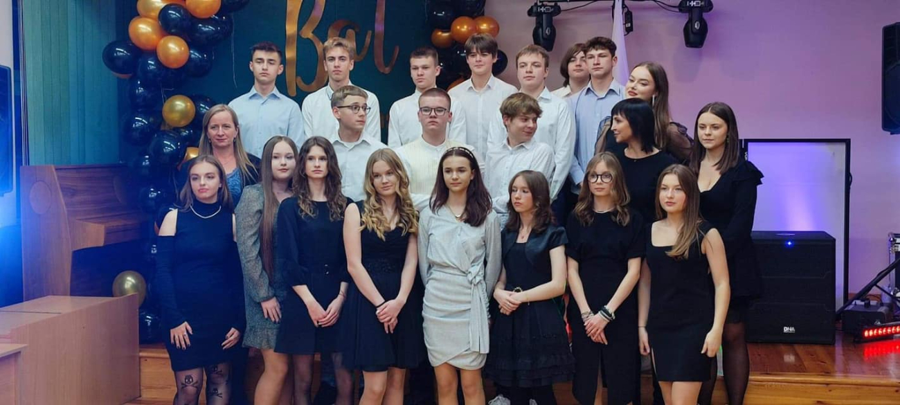 Bal Pierwszaka w LO. Zobacz zdjęcia