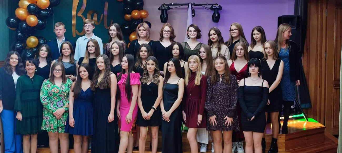 Bal Pierwszaka w LO. Zobacz zdjęcia