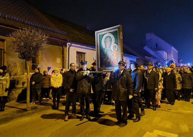 Powidzanie powitali Matkę Boską ZDJĘCIA