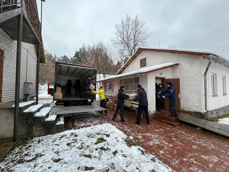 Dotarli do Żytomierza. Przekazali dary z Giewartowa