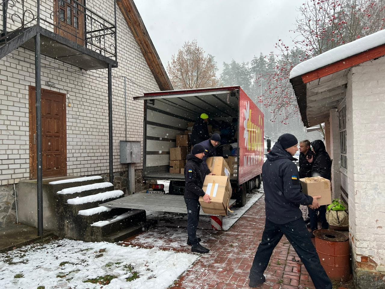 Dotarli do Żytomierza. Przekazali dary z Giewartowa