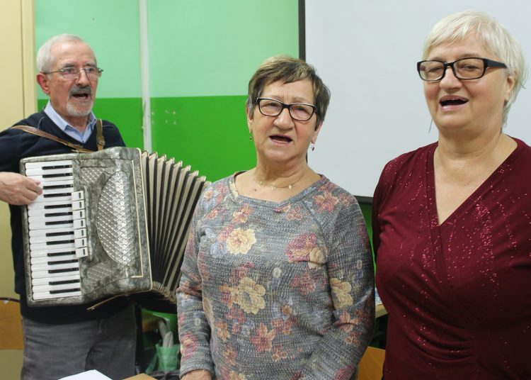 Andrzejki w Uniwersytecie Trzeciego Wieku ZDJĘCIA