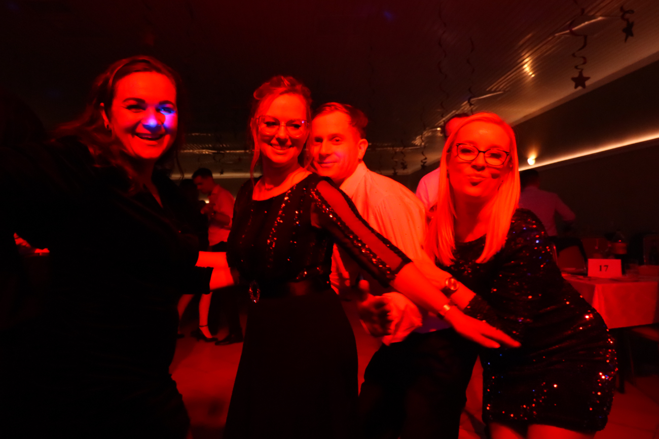 Zabawa z Misiem. Tam zawsze jest super ZDJĘCIA