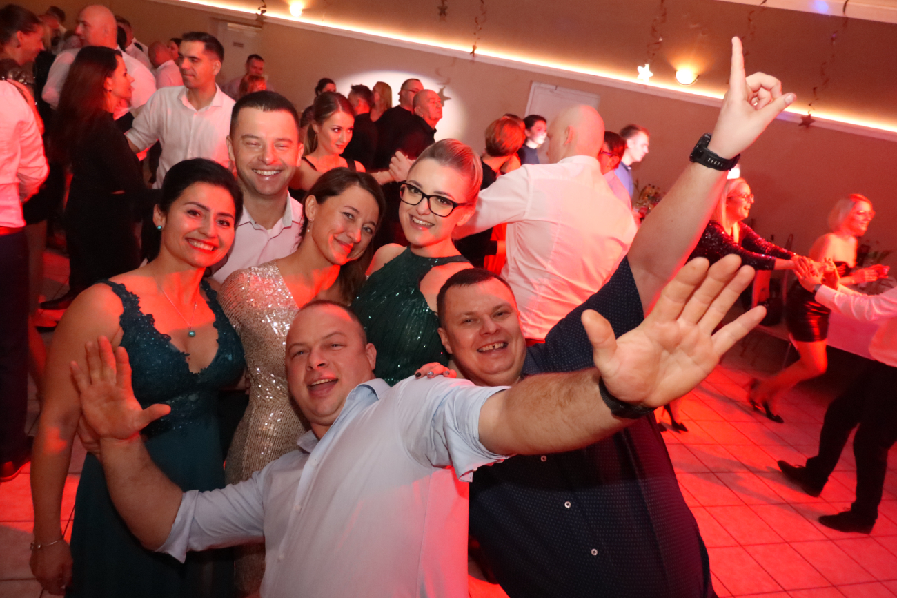 Zabawa z Misiem. Tam zawsze jest super ZDJĘCIA