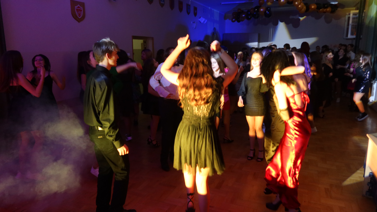 Bal Pierwszaka w LO. Zobacz zdjęcia