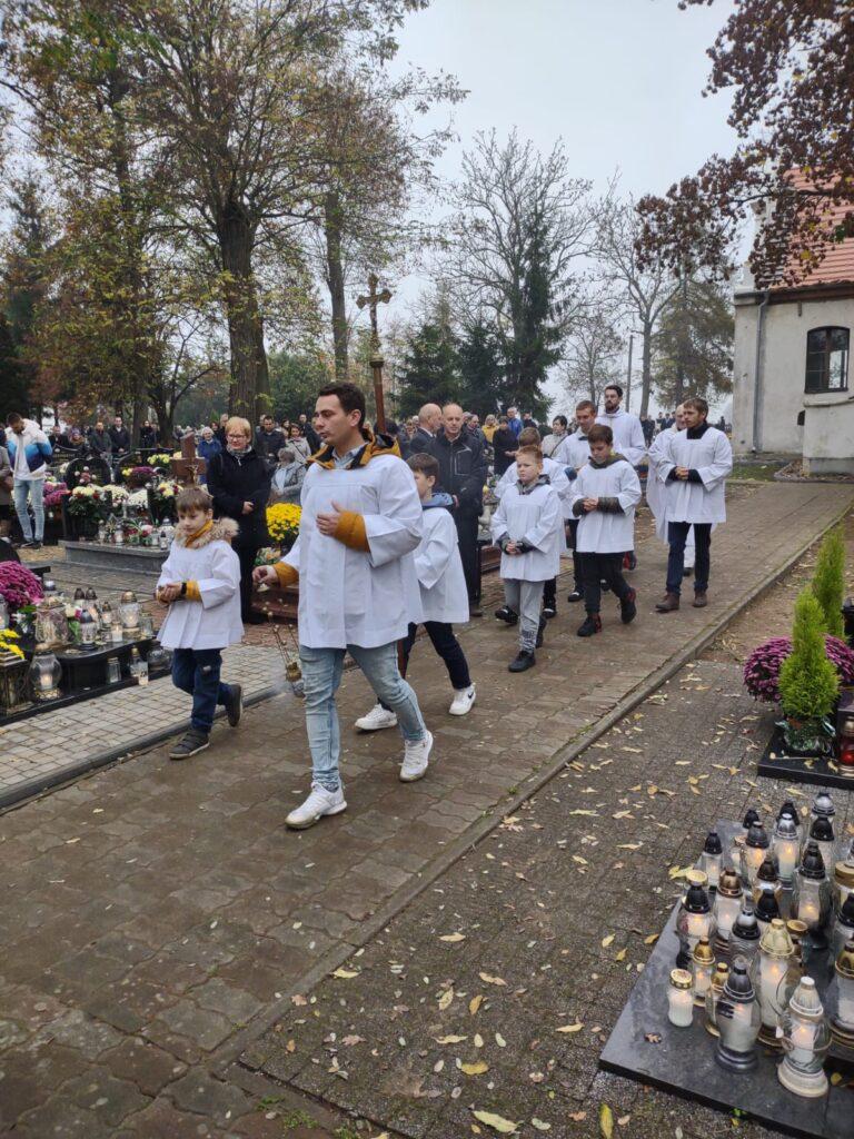 Wszystkich Świętych w Giewartowie ZDJĘCIA