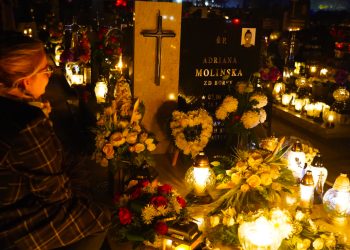 Słupecki cmentarz nocą ZDJĘCIA