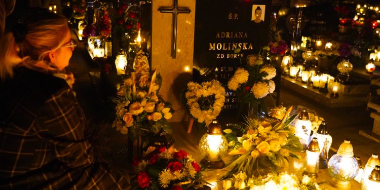 Słupecki cmentarz nocą ZDJĘCIA