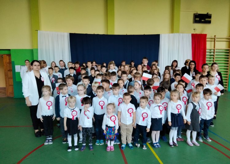 „Szkoła do Hymnu” – Cienin Zaborny